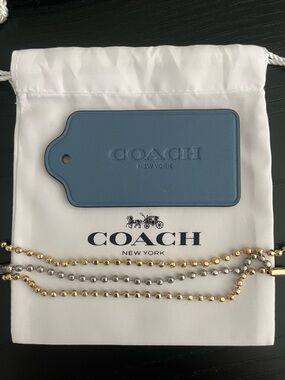 Coach: Large Blue Hangtag